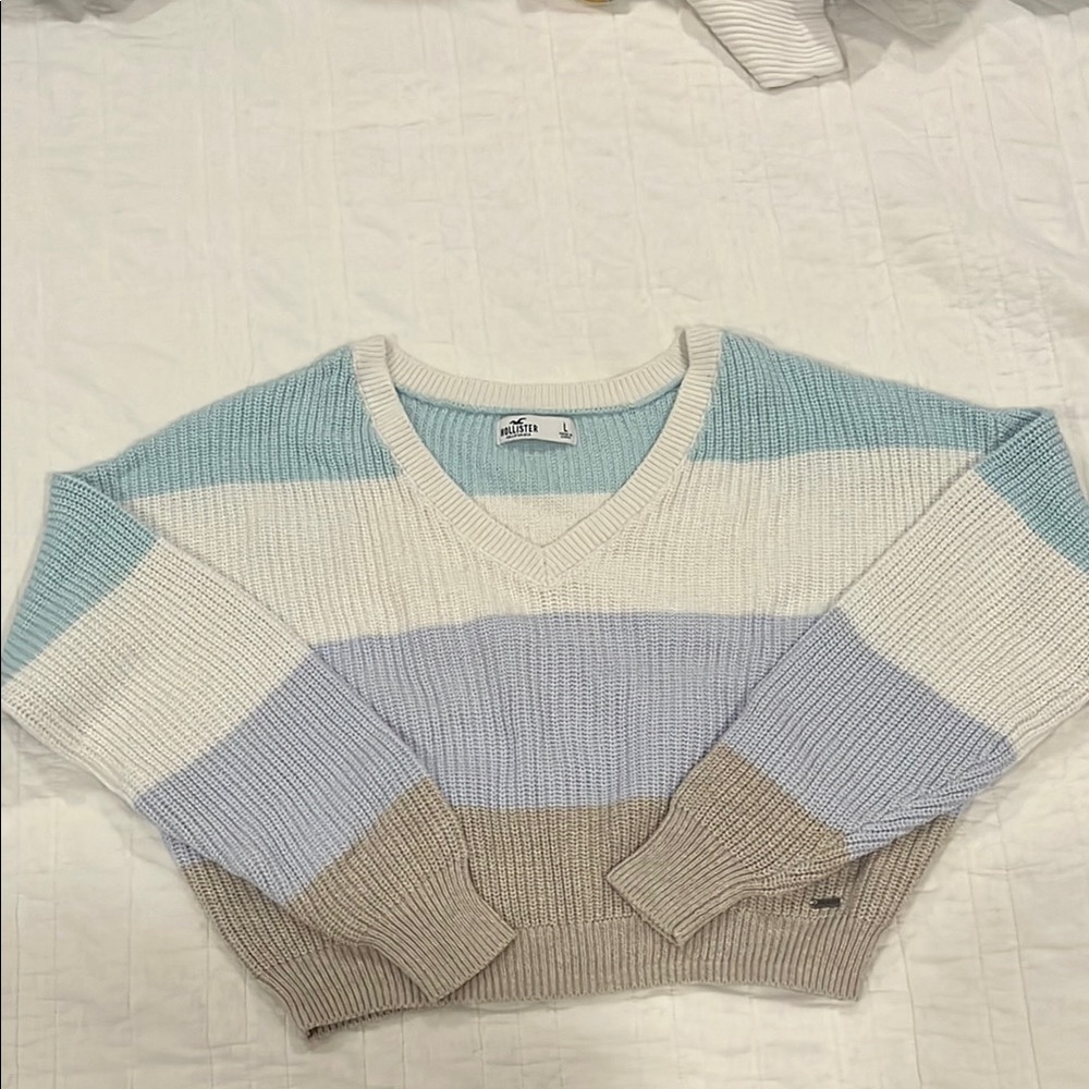 Hollister V-Neck Sweater - Blue, White, Tan